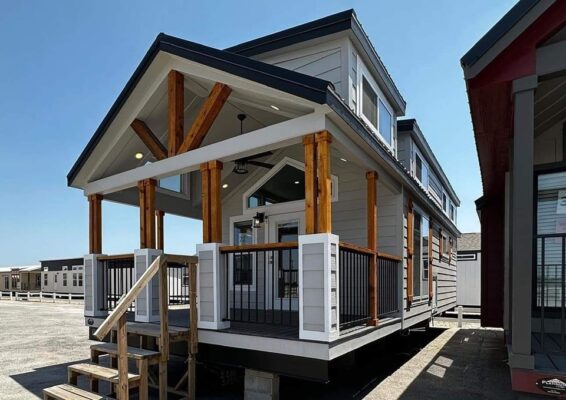 Cardinal” 399 sq Foot RV Park Model Tiny House with 1 bed/1 bath & a ...